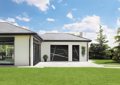 Vertical Thermo + Porte de service Aluminium coordonnée - RAL 9005 - Décor ÉLECTRO